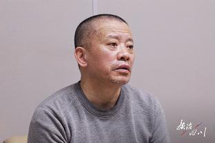 融入青岛生活，妻子分享阿兰青岛德比赛后谢场瞬间